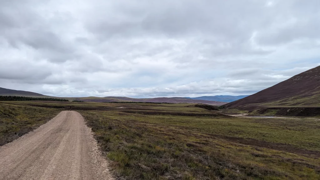 Graveltour Along river Feshie (Aviemore)